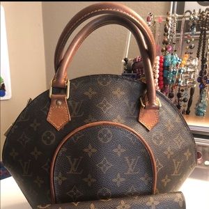 Authentic Louis Vuitton Ellipse Monogram bag